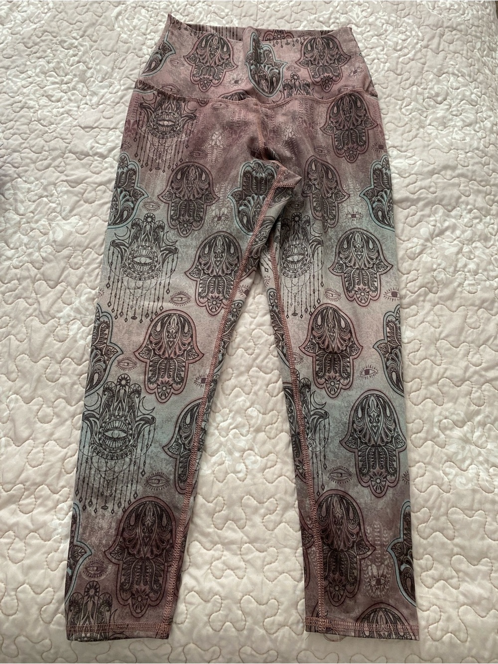 High-Rise Hamsa Print Leggings in Dusty Rose